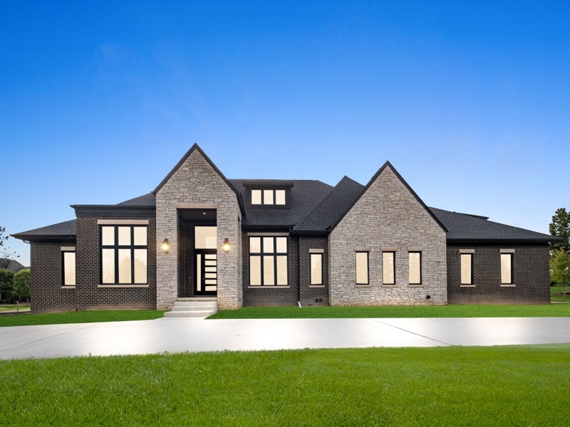 2605 Fairway Court